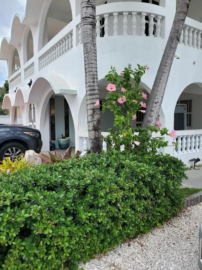Lordemar Retreat & Beach Villa
